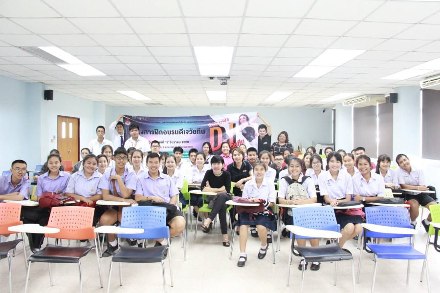 25398411_1879751608706337_3283767113403467020_o